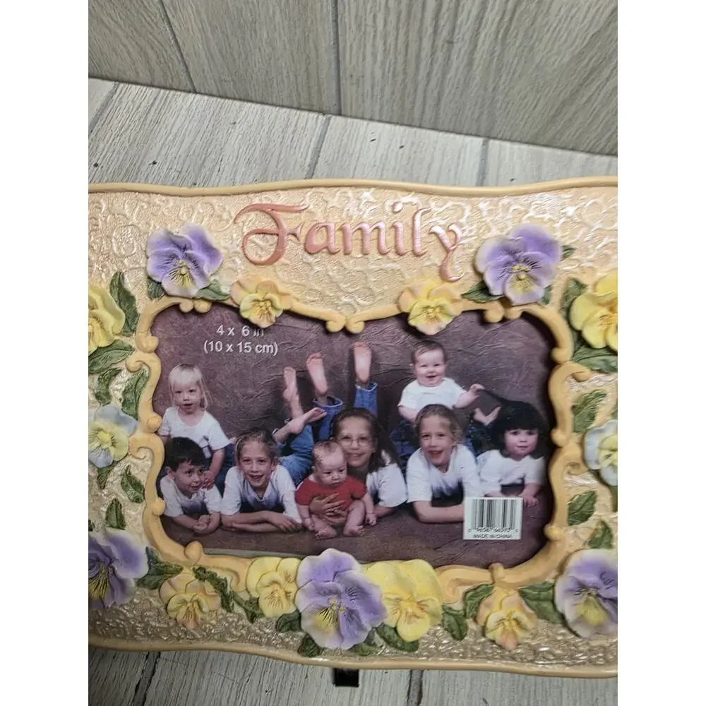 Vintage Floral Resin Family Photo Frame 4
